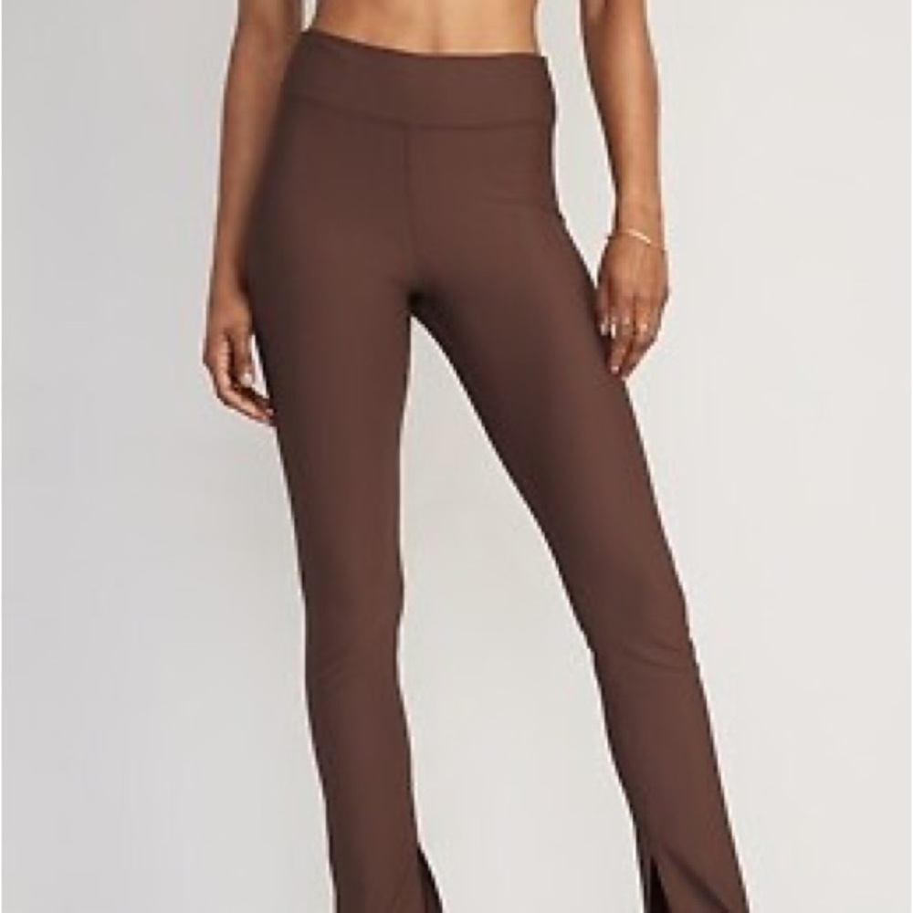 Old Navy Extra High-Waisted PowerSoft Ribbed Flare Leggings